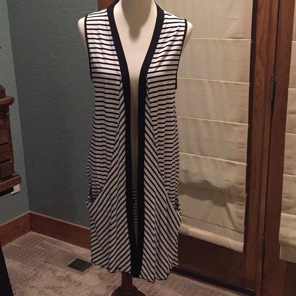 Chico’s tunic length swing vest